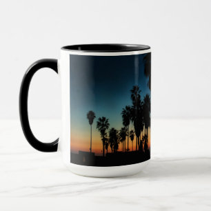 Caneca Lua crescente e uma estrela no por do sol