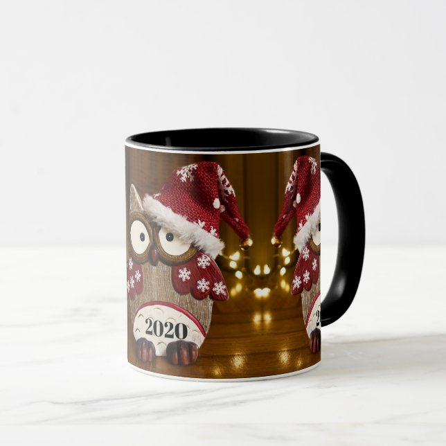 Caneca Madeira de Natal de Coruja Fria Personalizada Mug (Frente Esquerda)