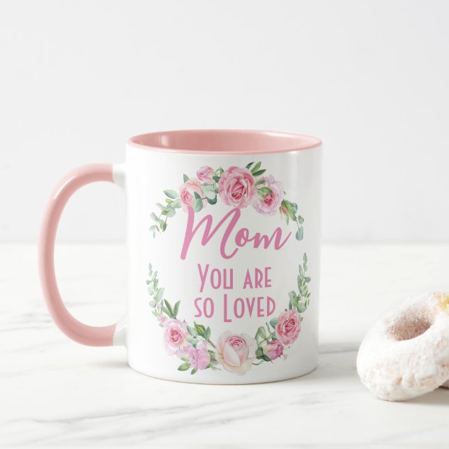 Caneca Mãe, você é tão amada Rosa Floral Wreath (Com Donut)