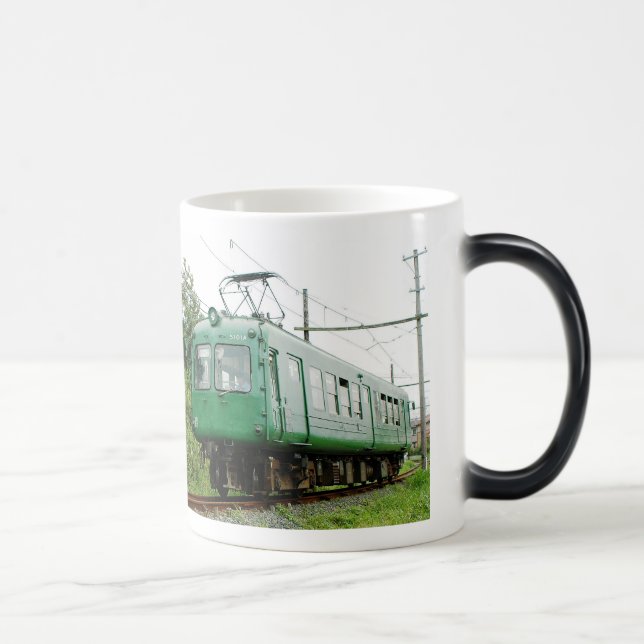 CANECA MÁGICA 青ガエル、デハ5100形、日本の電車 (Direita)