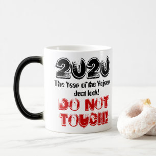 Caneca Mágica A pandemia de Corona no ano do Vojeur!
