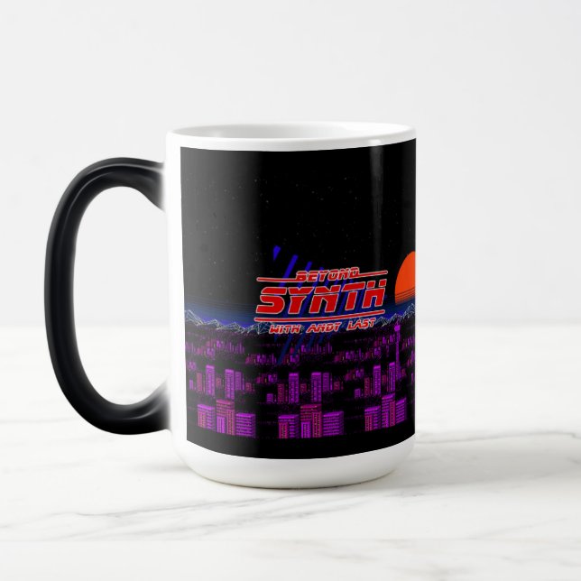 Caneca Mágica Além do Synth 8 Bit Mug (Esquerda)