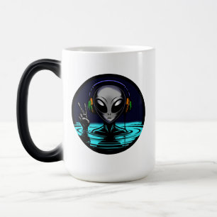 Caneca Mágica Alienígena na Água com Fones de ouvido que dão Sin