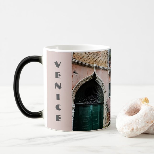 Caneca Mágica Ao longo dos canais de Veneza (Com Donut)