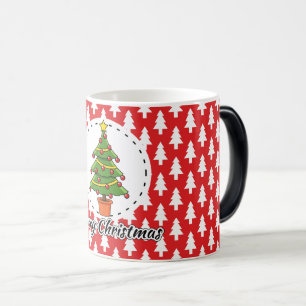 Caneca Mágica Árvore de Natal sobre Pinheiros Vermelhos - Feliz