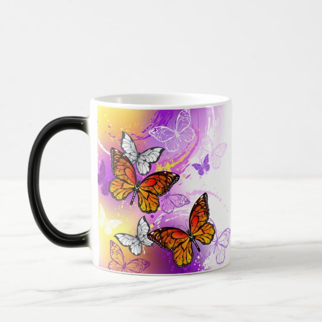 Caneca Mágica Borboletas Monarcas em Fundo Roxo (Esquerda)
