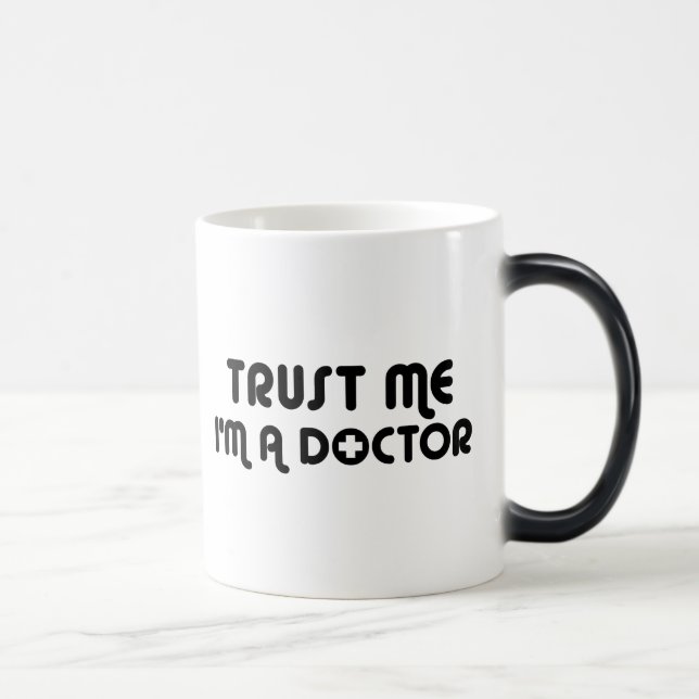 Caneca Mágica Confie em mim, sou médico (Direita)