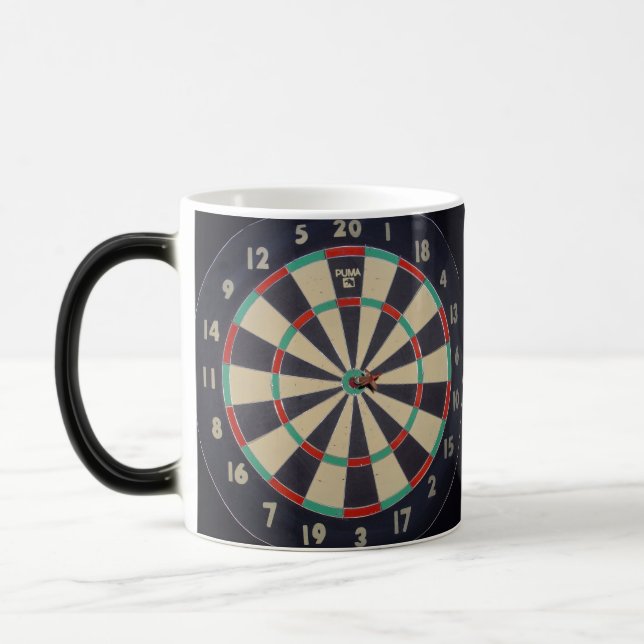 Caneca Mágica Dartboard Com Dart Em Bullseye, (Esquerda)