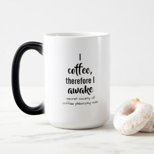 Caneca Mágica Descarta a Torção Filosófica do Café