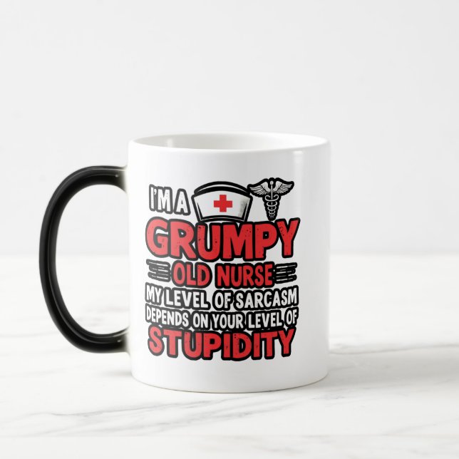 Caneca Mágica Enfermeira Velha Engraçada (Esquerda)