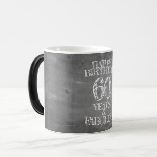 Caneca Mágica Feliz aniversário - 60 anos e fabuloso em chalkboa