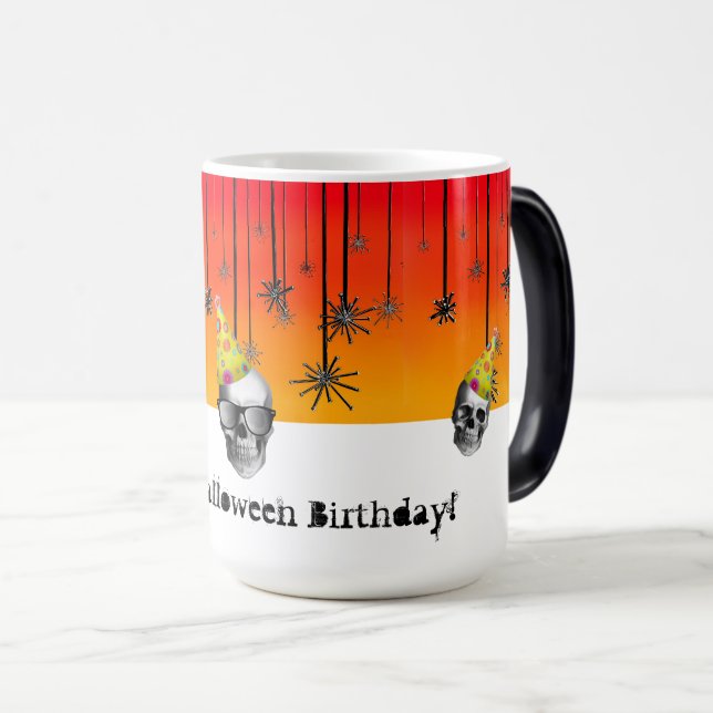 Caneca Mágica Feliz Halloween Birthday Skulls com chapéus de fes (Frente Esquerda)
