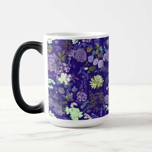 Caneca Mágica Flores com atmosfera elegante e misteriosa (Esquerda)