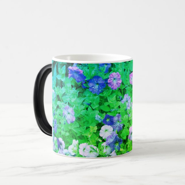 Caneca Mágica Flores Roxas Primavera de Jardim Petunia Arte Flor (Frente Esquerda)
