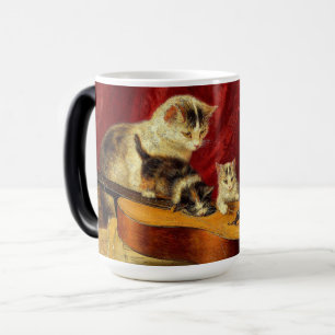 Caneca Mágica Gata Mãe e Gatinhos Brincando com Violão