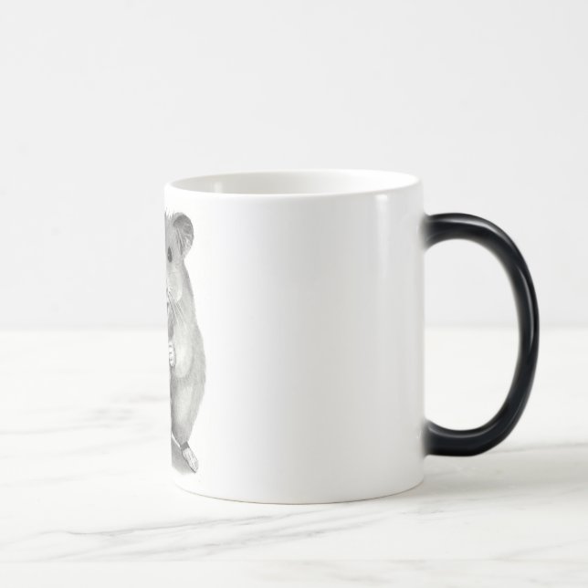 CANECA MÁGICA HAMSTER COM AMENDOIM, ARTE DO LÁPIS (Direita)