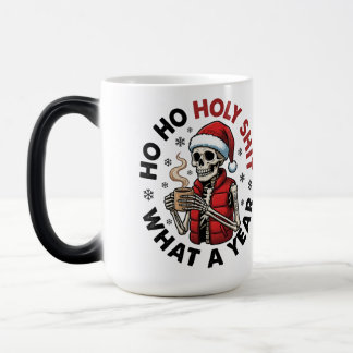 Caneca Mágica Holiday Skeleton – Dark Humor Christmas Design