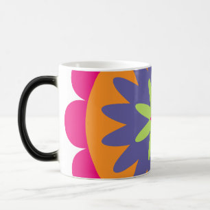 Caneca Mágica ilustração de formas florais laranja e rosa