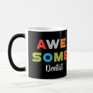 Caneca Mágica Impressionante Dentista Letras Coloridas em Preto