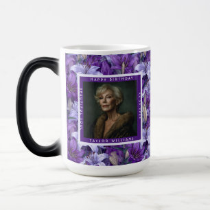 Caneca Mágica Lírios Coloridos Brilham na Festa de Aniversário a