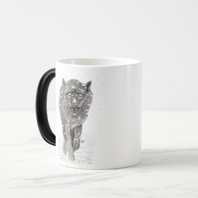 Caneca Mágica Lobo Negro Zangado na Neve, inverno selvagem (Frente Esquerda)