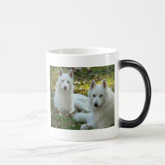 Caneca Mágica Mika e Mala