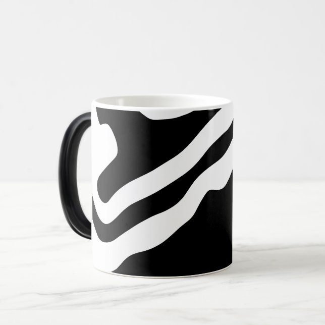 Caneca Mágica No Profundo: Abstrato preto e branco (Frente Esquerda)