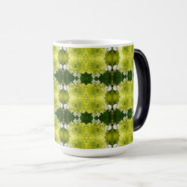 Caneca Mágica Padrão de flores de hortênsia abstratas em verde c