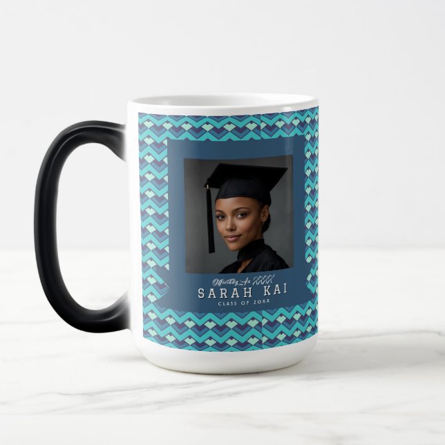 Caneca Mágica Presente com Padrão Zigzag Elegante para Graduado (Esquerda)