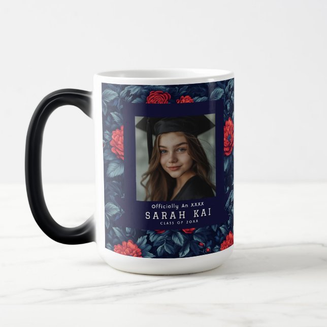 Caneca Mágica Presente de Formatura da Esposa com Padrão de Rosa (Esquerda)