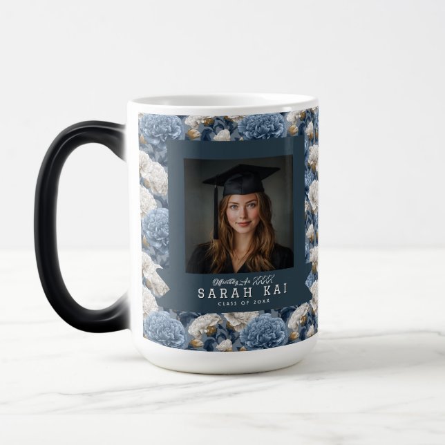 Caneca Mágica Presente de Formatura de Mulher Flor de Cravo na M (Esquerda)