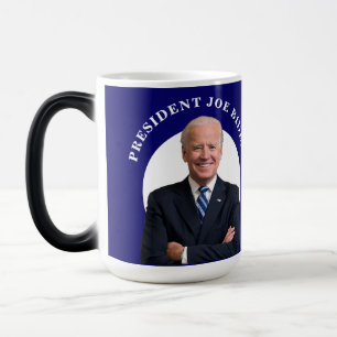 Caneca Mágica Presidente Joe Biden Retrato de Azul
