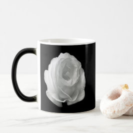 Caneca Mágica rosa-branca-sobre-o-fundo-preto