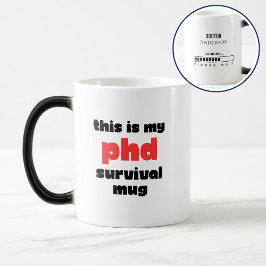 Caneca Mágica Sobrevivência engraçada de PhD com nome de doutor