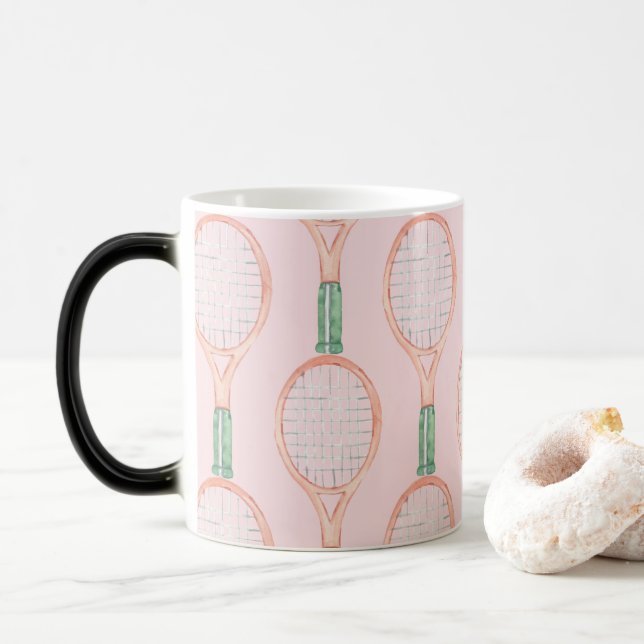 Caneca Mágica Tênis racket em fundo rosa (Com Donut)