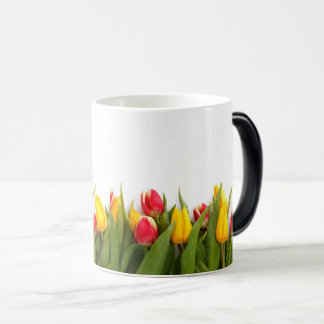 Caneca Mágica Tulipas Vermelhos e Amarelas Vibrantes Design Flor