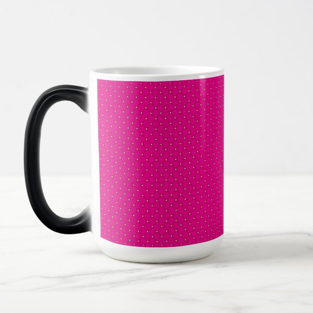 Caneca Mágica um fundo rosa com bolinhas brancas (Esquerda)