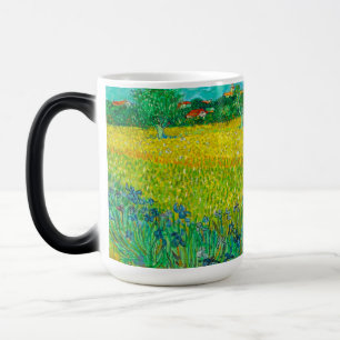 Caneca Mágica Van Gogh Field com Irrises Perto de Arles