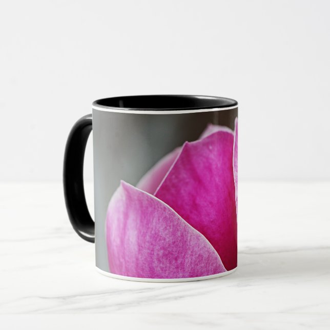 Caneca Magnólia Rosa em Flor Completa (Frente Esquerda)