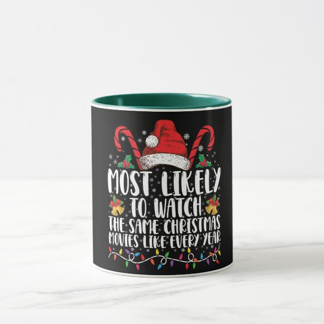 Caneca Mais Propenso a Assistir os Mesmos Filmes de Natal (Centro)