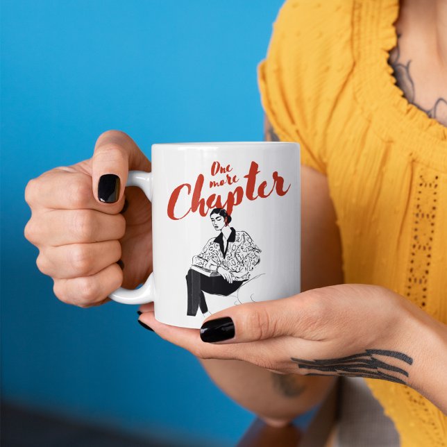 Caneca Mais um Capítulo em Letra Vermelha - L Amantes de  (Criador carregado)