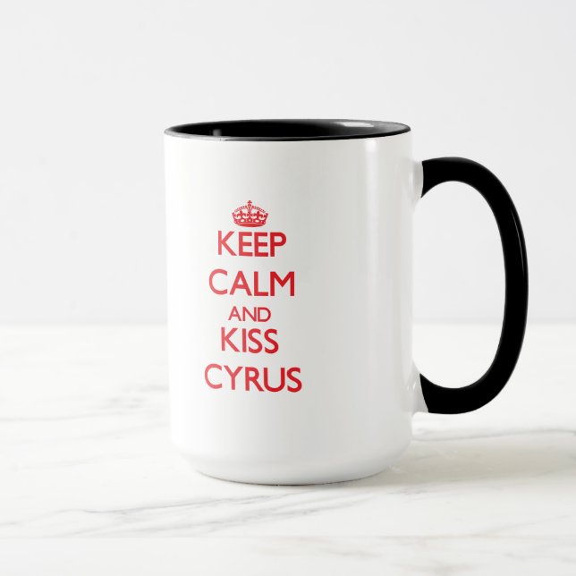 Caneca Mantenha calmo e beijo Cyrus (Direita)