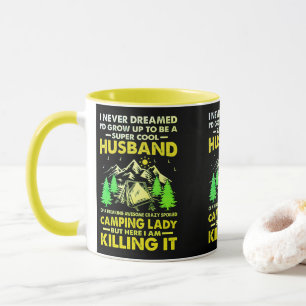Caneca Marido Super Legal da Dona de Casa de Acampamento