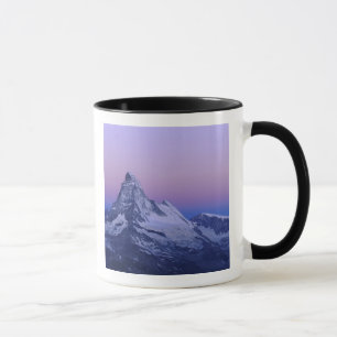 Caneca Matterhorn ao amanhecer, Zermatt, Alpes Suíços,