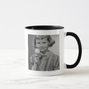 Caneca Menina que come o sorvete