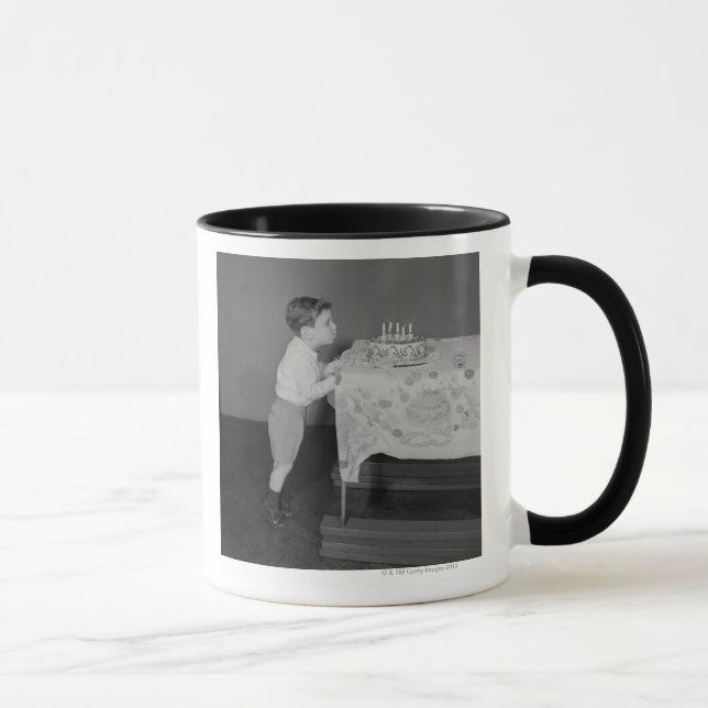 Caneca Menino que funde para fora velas (Direita)