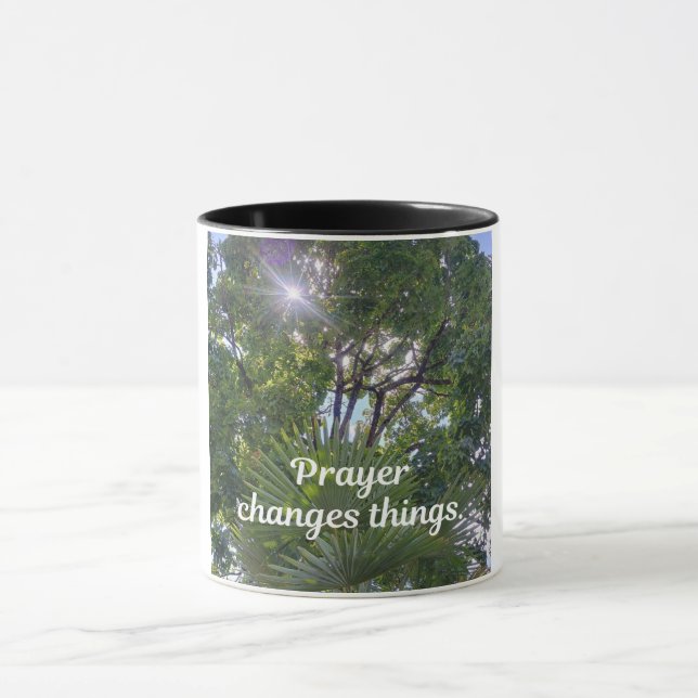 Caneca Mensagem inspiradora: "A oração muda as coisas." (Centro)