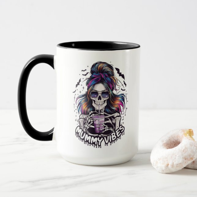Caneca Messn Skeleton "MUMY VIBES" Café (Com Donut)