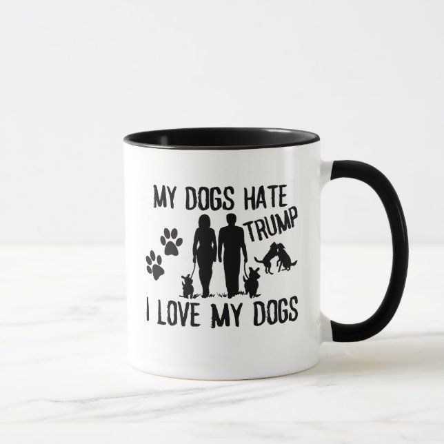 Caneca Meus cachorros odeiam trunfo, eu amo meus cachorro (Direita)