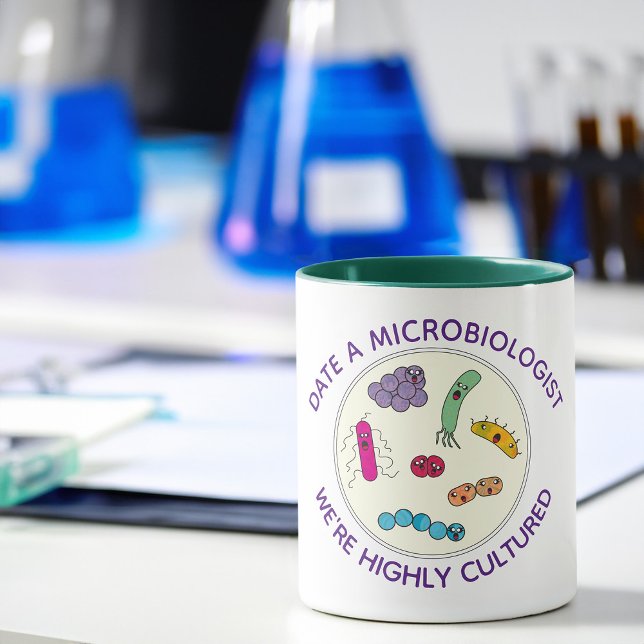 Caneca Microbiólogos são Altamente Culturados Engraçados (Criador carregado)